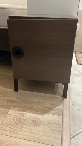 chambre Engan Ikea lit commode armoire et table de nuit
