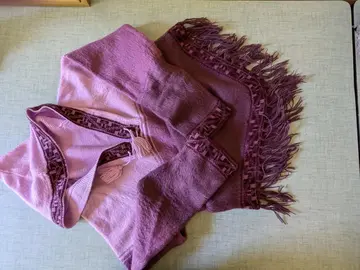 pull à capuche, frangé, forme originale