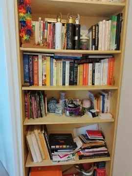 commode en bois et étagère Pour livres