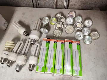 lot d'ampoules différentes