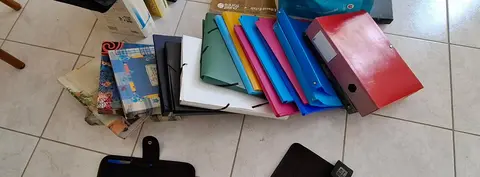 Divers classeurs, pochettes