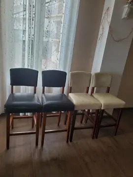 4 chaises de bar