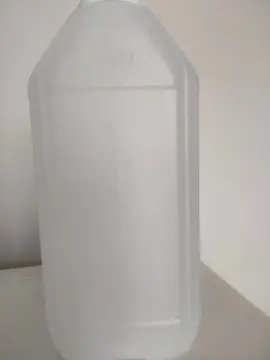 Bidon plastique 5L gradué tous les 0,5L