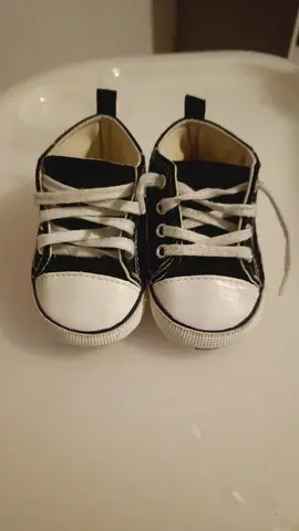 petite paire chaussures bébé