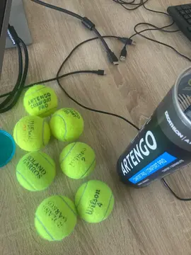 lot balle de tennis usée