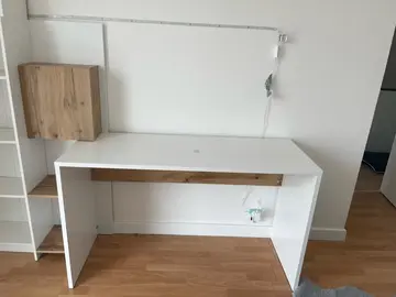 bureau blanc et bois