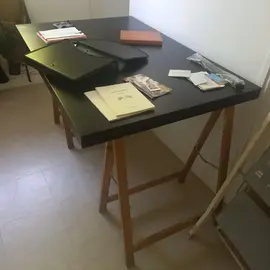 bureau ( tréteaux et planche)