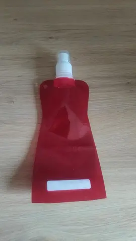 une gourde pliable