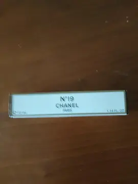 collection... petit flacon Chanel 19