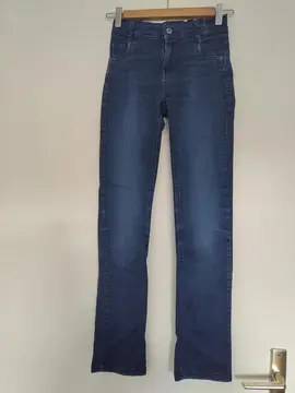 3 jeans taille 12ans dont 10 corsaire