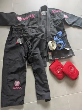 Kimono de JJB + genouillères+ ceintures