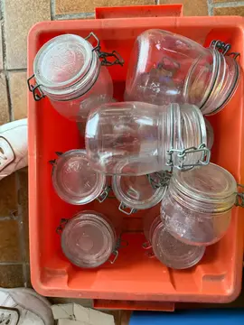 Bocaux en verre et pots à confiture