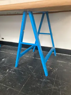 Tréteaux bois peints en bleu (60 par lots ou à l'unité)