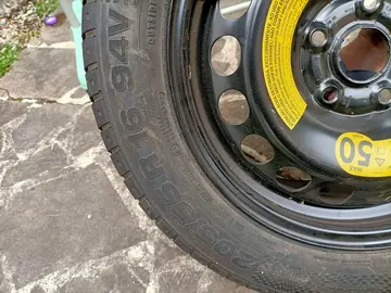 1 roue galette 205/55 R16 94V