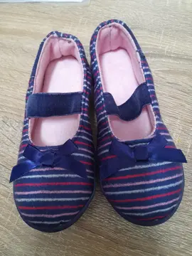 paire de chaussons isotoner T 26