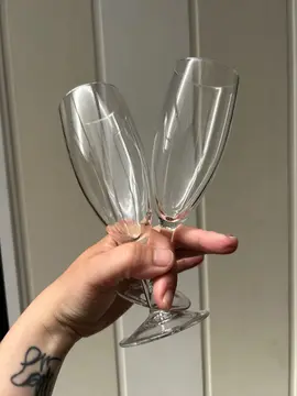 deux flûtes de champagnes