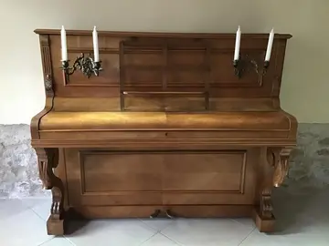 PIANO ANCIEN