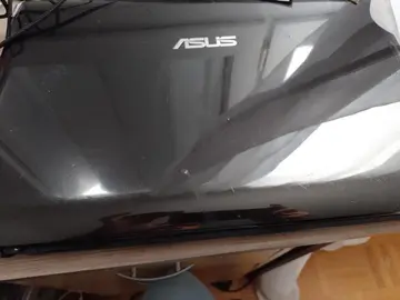 Laptop pour pièces sauf écran, CPU, RAM, ventilateur et disque dur