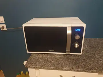 four à micro-ondes