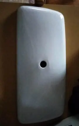 dessus réservoir chasse d'eau