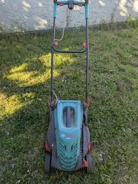 Tondeuse électrique Bosch ARM36 avec bac de ramassage