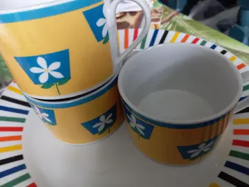 3 tasses
