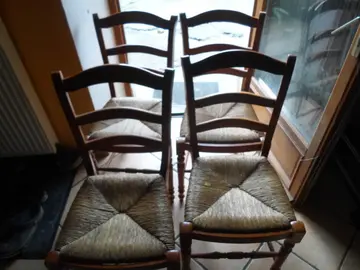 donne 4 chaises paille