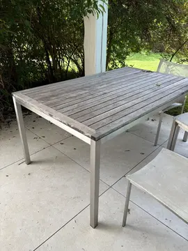 table de jardin en bois, pieds acier