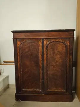 petite armoire en bois