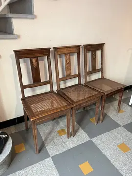 Chaises en noyer