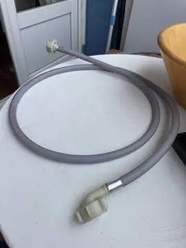 Tuyau évacuation eau lave vaisselle