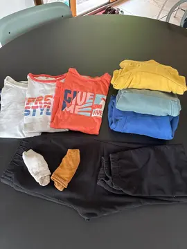 lot de vêtement 12-14 ans