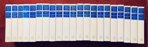 Encyclopédie Universalis neuve (plusieurs volumes sous blister)