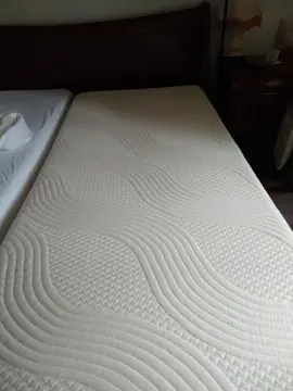 2 matelas de marque RENAULT TALALAY BLISS hybrid ferme