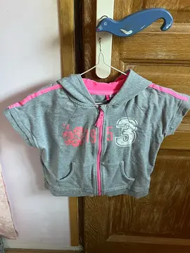 Pull zip manches courtes avec capuche 14 ans
