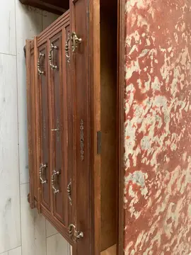 commode avec plaque en marbre