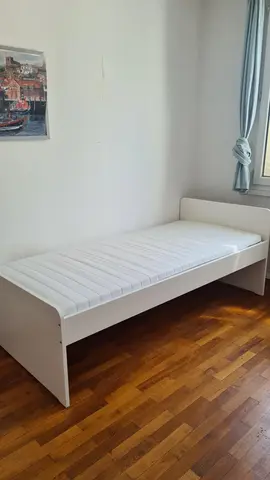 Lit simple IKEA