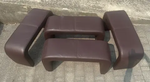 Poufs - reposes pieds en cuir