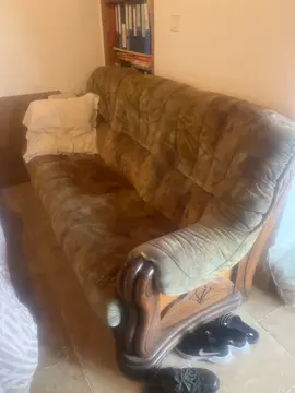 canapé tissus avec deux fauteuils bon état à récupérer sur place