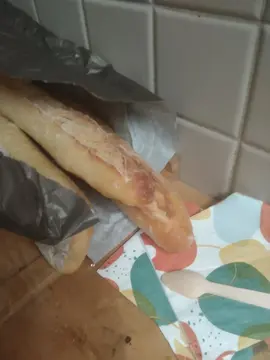 3 baguettes encore fraîches