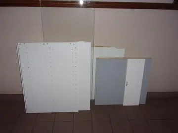 Lot 6 morceaux ou chutes divers planches mélaminé blanc et 1 en verre de IKEA