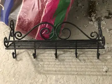 Etagère ou patère d'entrée