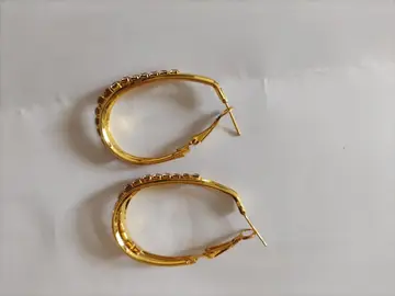 Num 8. Boucles d'oreilles.