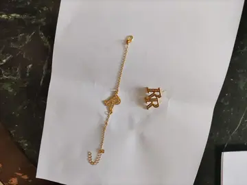 Num 10 Boucles d'oreilles et gourmette lettre R
