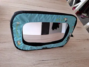 Miroir pour surveiller bébé voiture