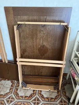 table en bois démontée avec 2 extensions . de 120 à 200 cm avec rallonges