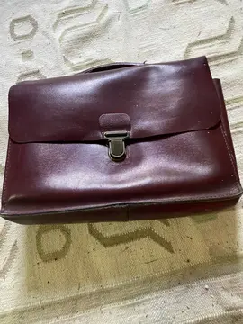 cartable cuir couleur bordeaux