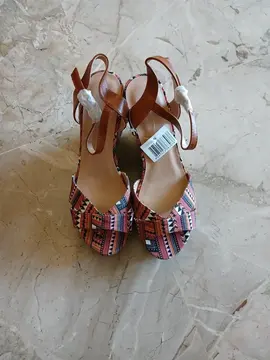 chaussure femme talon taille 37 neuve avec étiquettes