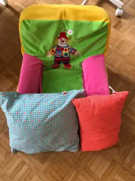 fauteuil et coussins pour enfant