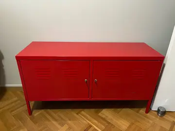 Armoire métallique rouge IKEA